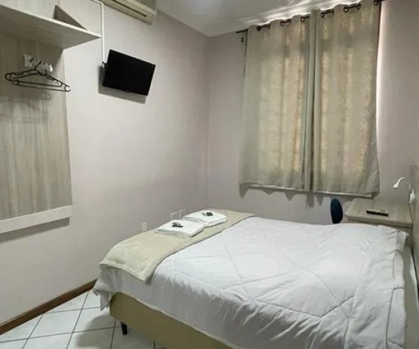Quarto Econômico Casal